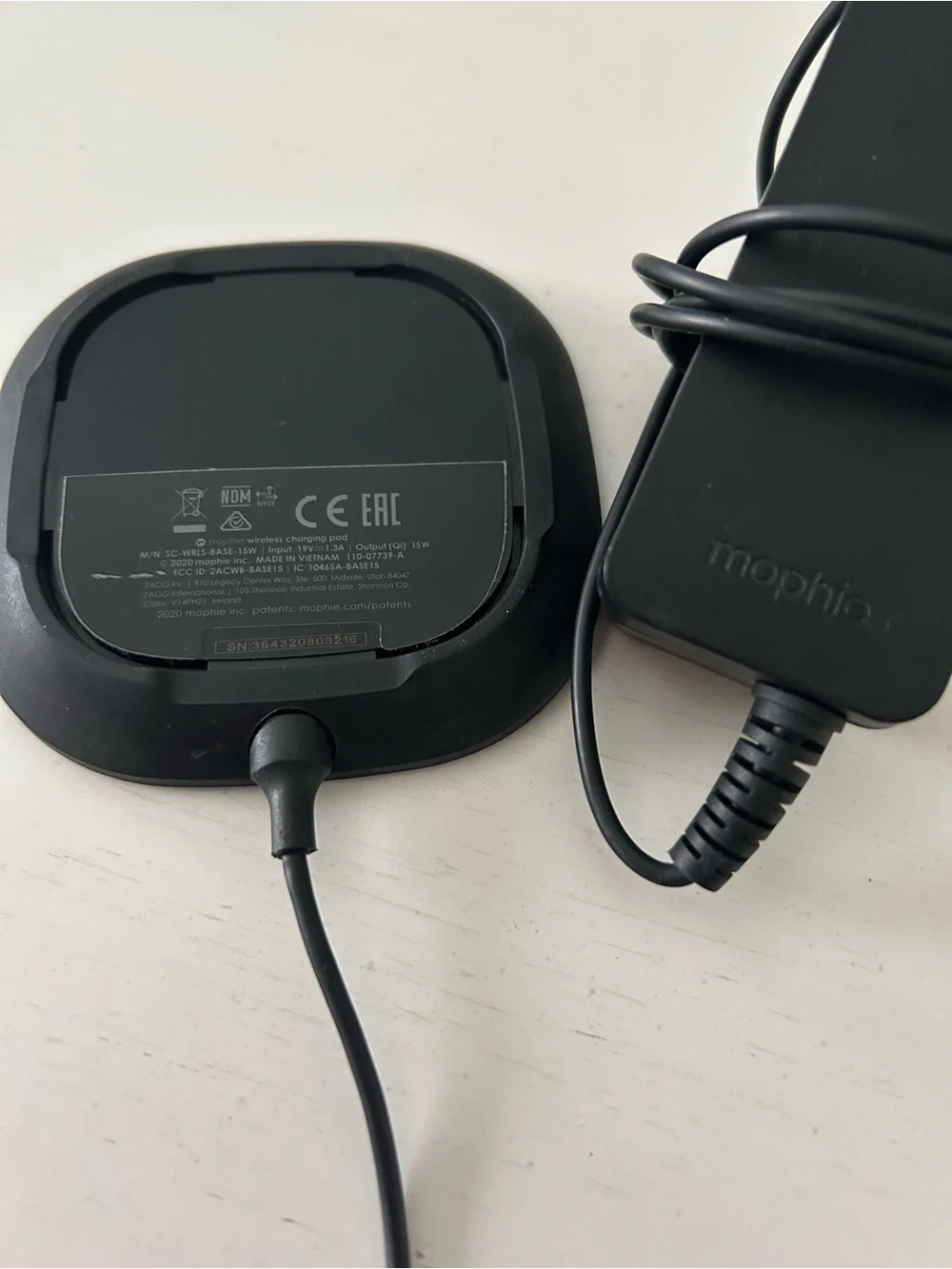 mophie Black Wireless Charging Pad 15W